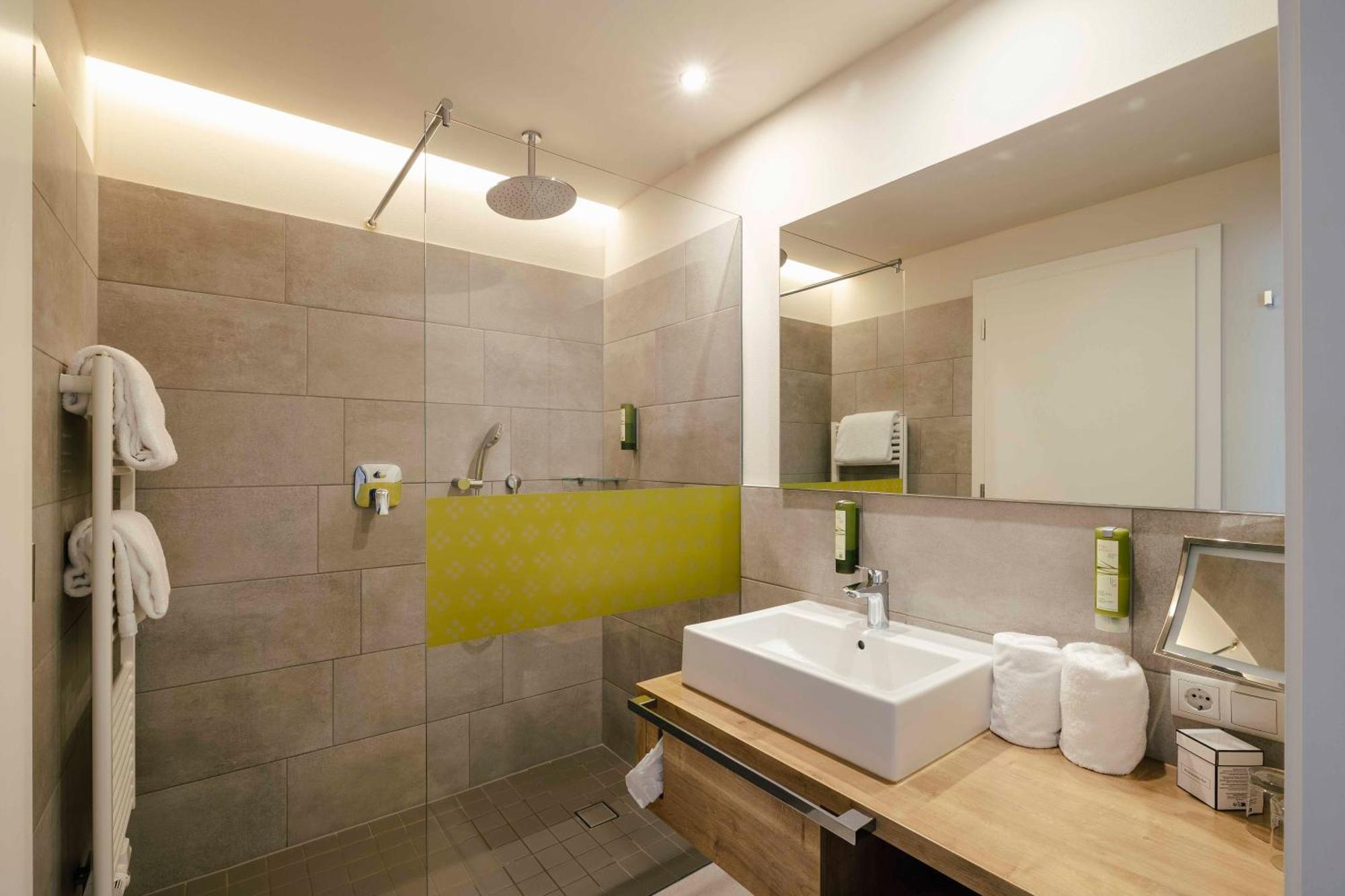 Hotel Pfeiss ลานา ภายนอก รูปภาพ